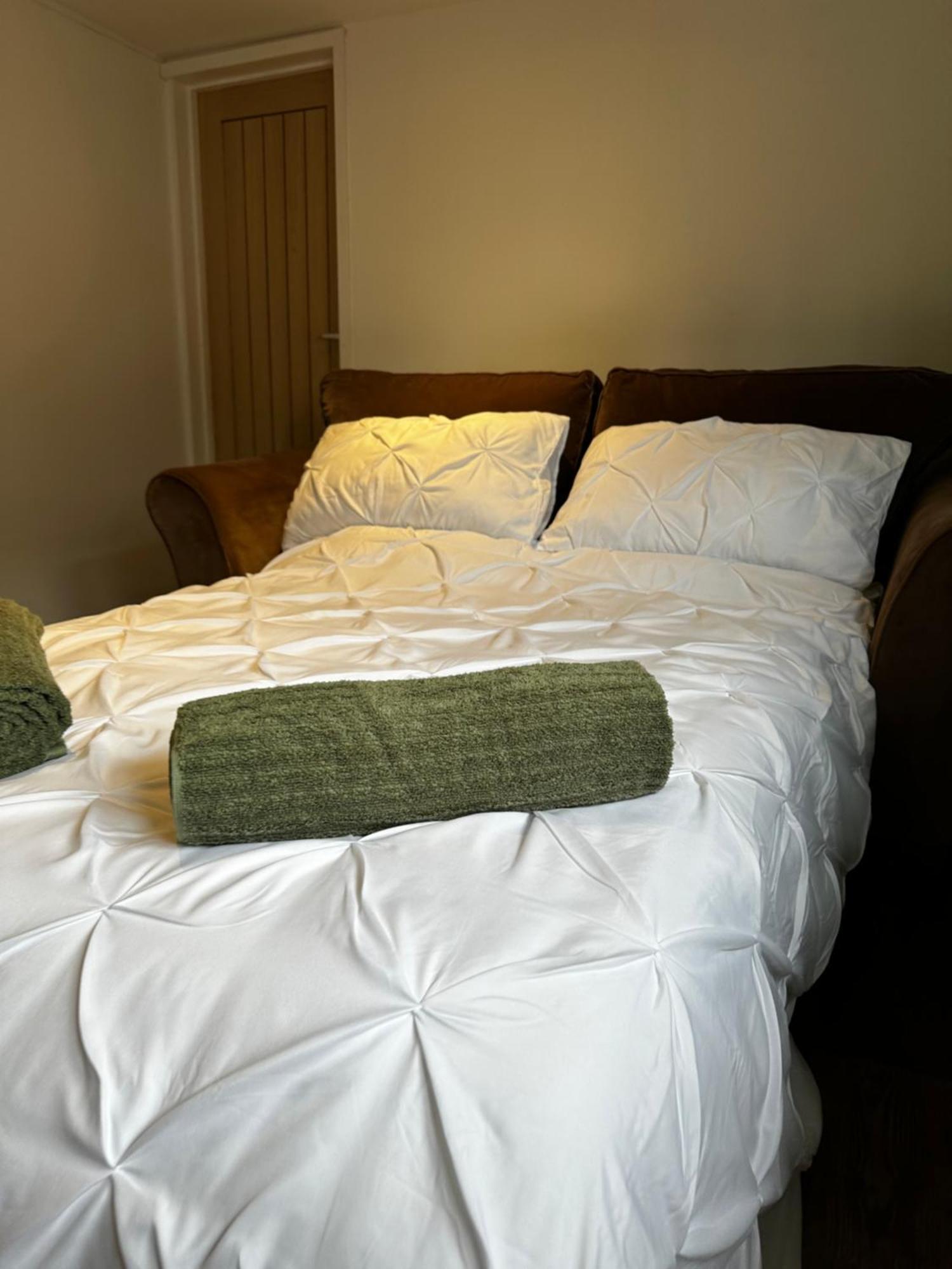 Appartement Entire Super King Bed Close To Town Centre