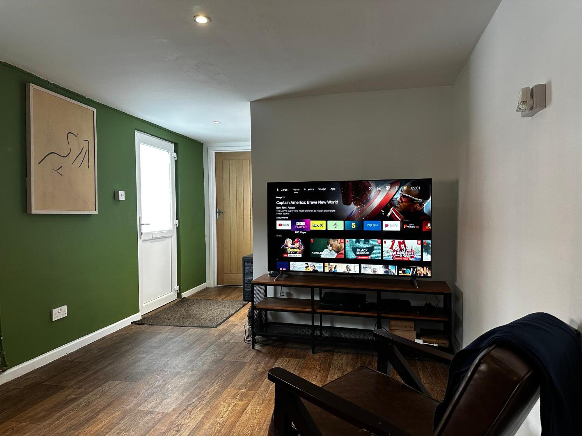 Apartment Entire Super King Bed Close To Town Centre